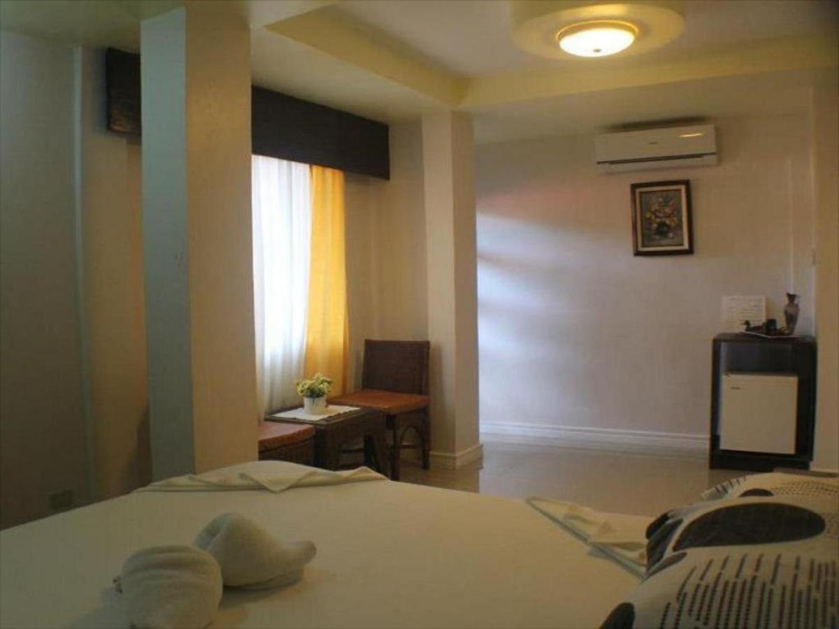 OYO 621 De Loro Inn Puerto Princesa Buitenkant foto